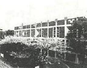 昭和30年に新築移転した八幡図書館